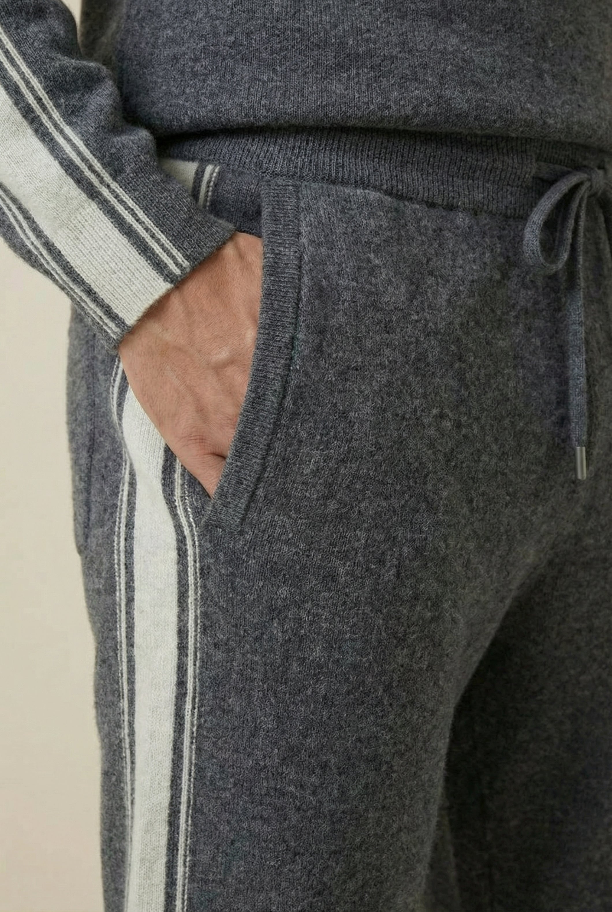 Capri Cashmere Set Dark Grey