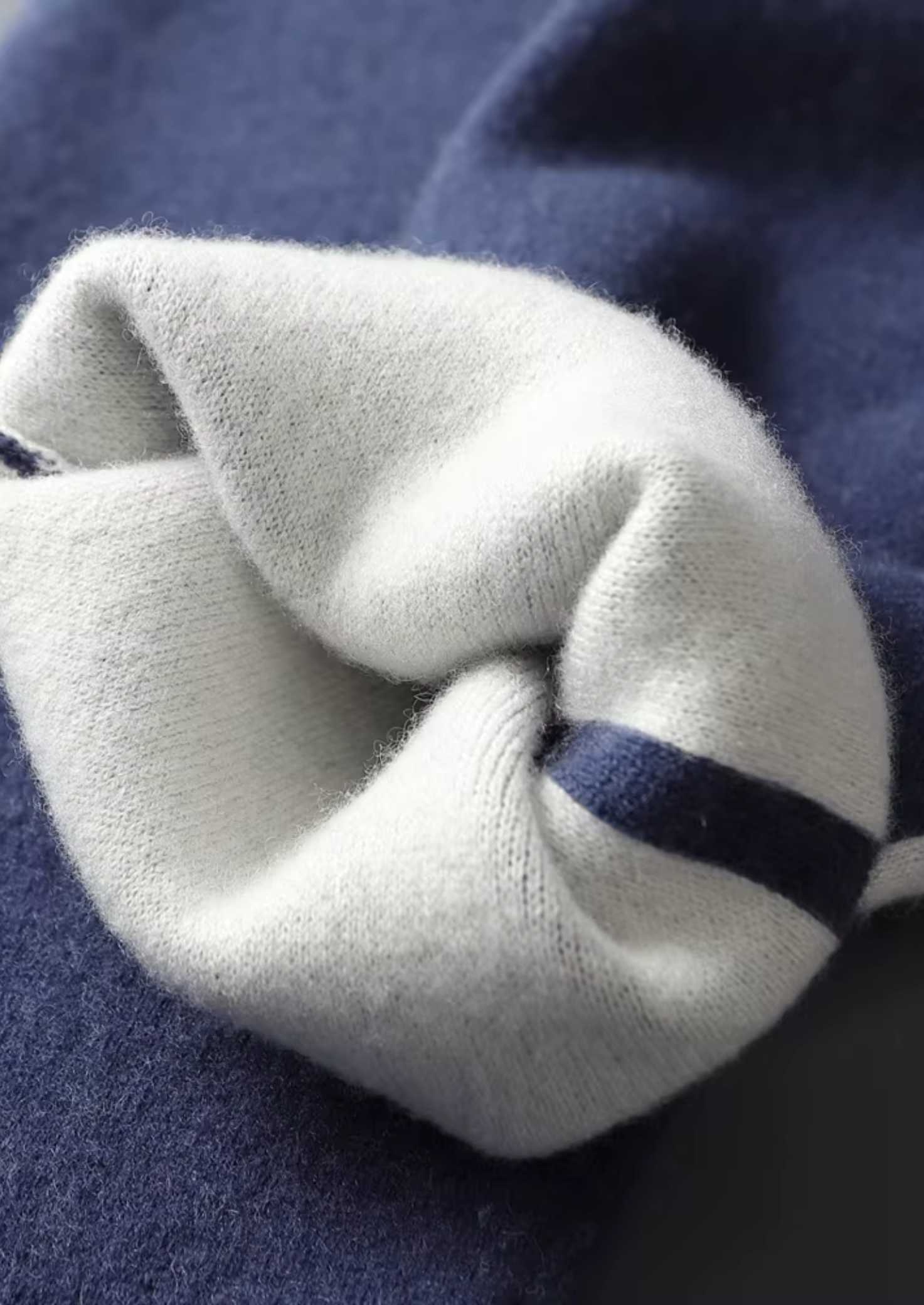 Leonis Cashmere Set Navy 8